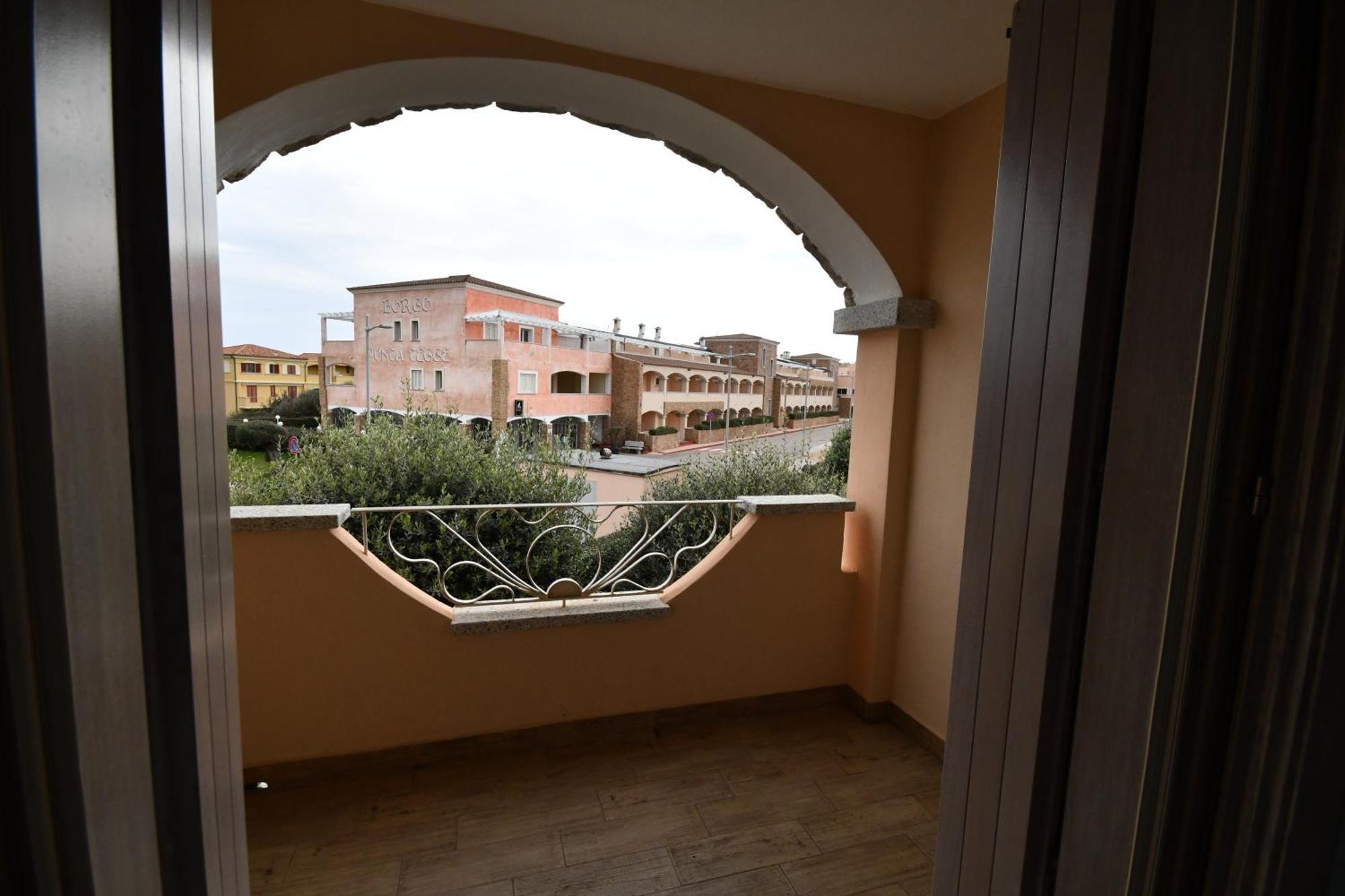 Appartamento Vista Mare Punta Tegge La Maddalena  Buitenkant foto