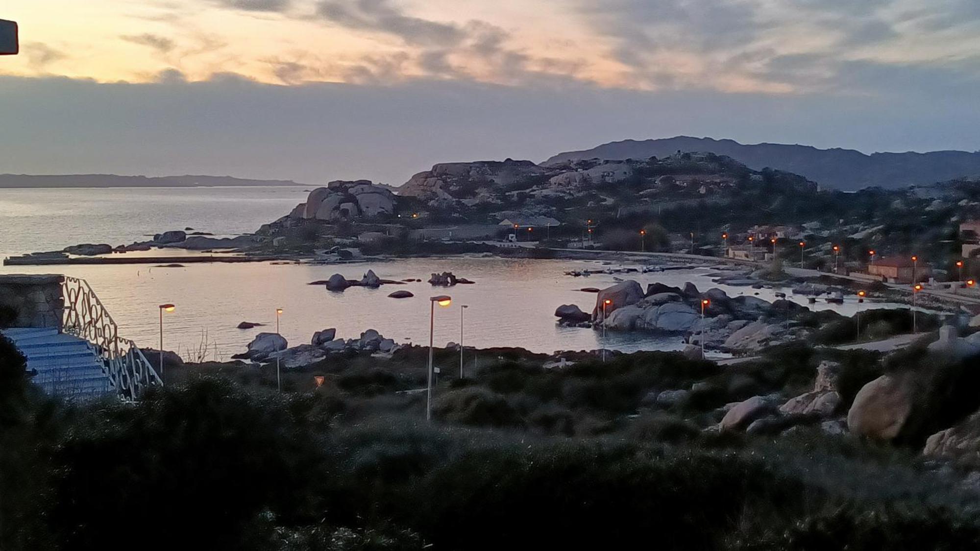 Appartamento Vista Mare Punta Tegge La Maddalena  Buitenkant foto